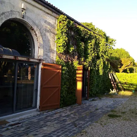 En Caperanie Villa Pompignac